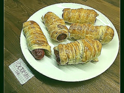 Сосиски в тесте с соленым огурцом и сыром: рецепт от Foodman.club 