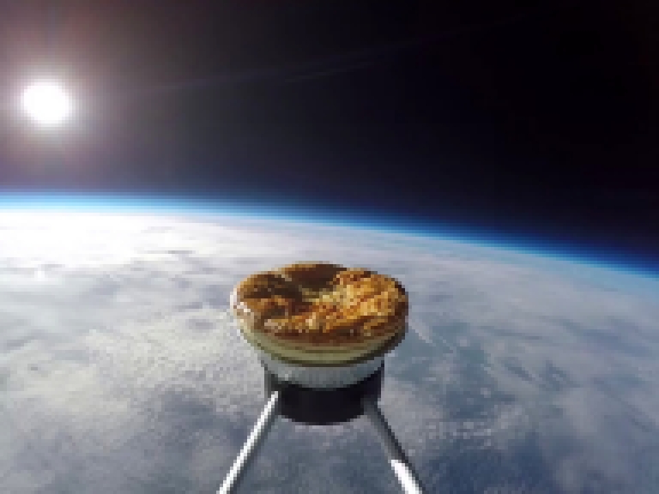 В космос запустили пирог с картошкой и мясом 
