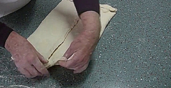 Как приготовить пирог из слоеного теста с капустой 