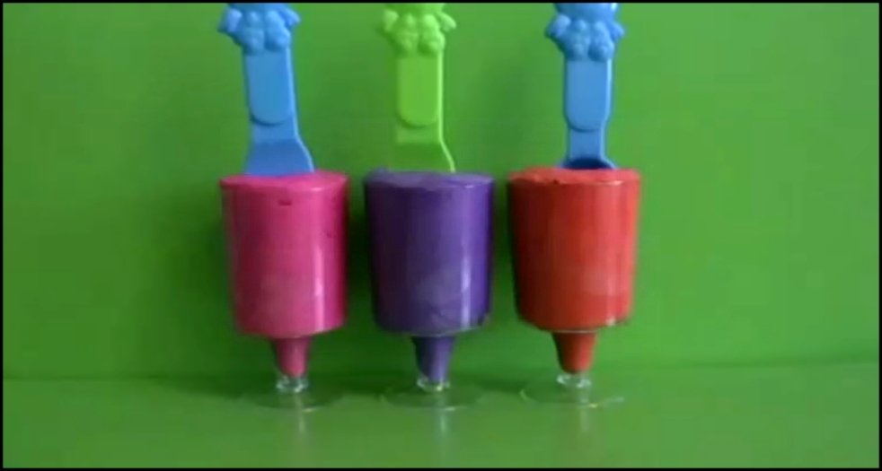 Пластилин плей до Сюрприз в цветных стаканчиках йогурта 
